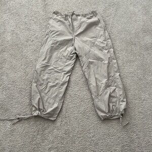 Brand New Zara Parachute Pants in the length of 7/8, in a size XS!!!!